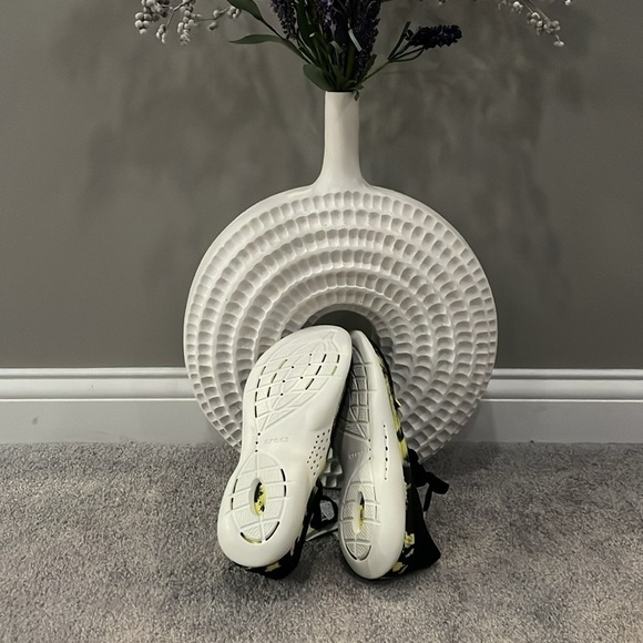 NWOB Men’s crocs. Lite Ride. Marbled pattern. Size 8. - Picture 4 of 6